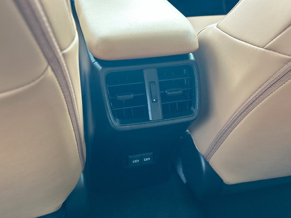 Used 2024 Lexus UX 250h FWD w/ Premium Package image 31