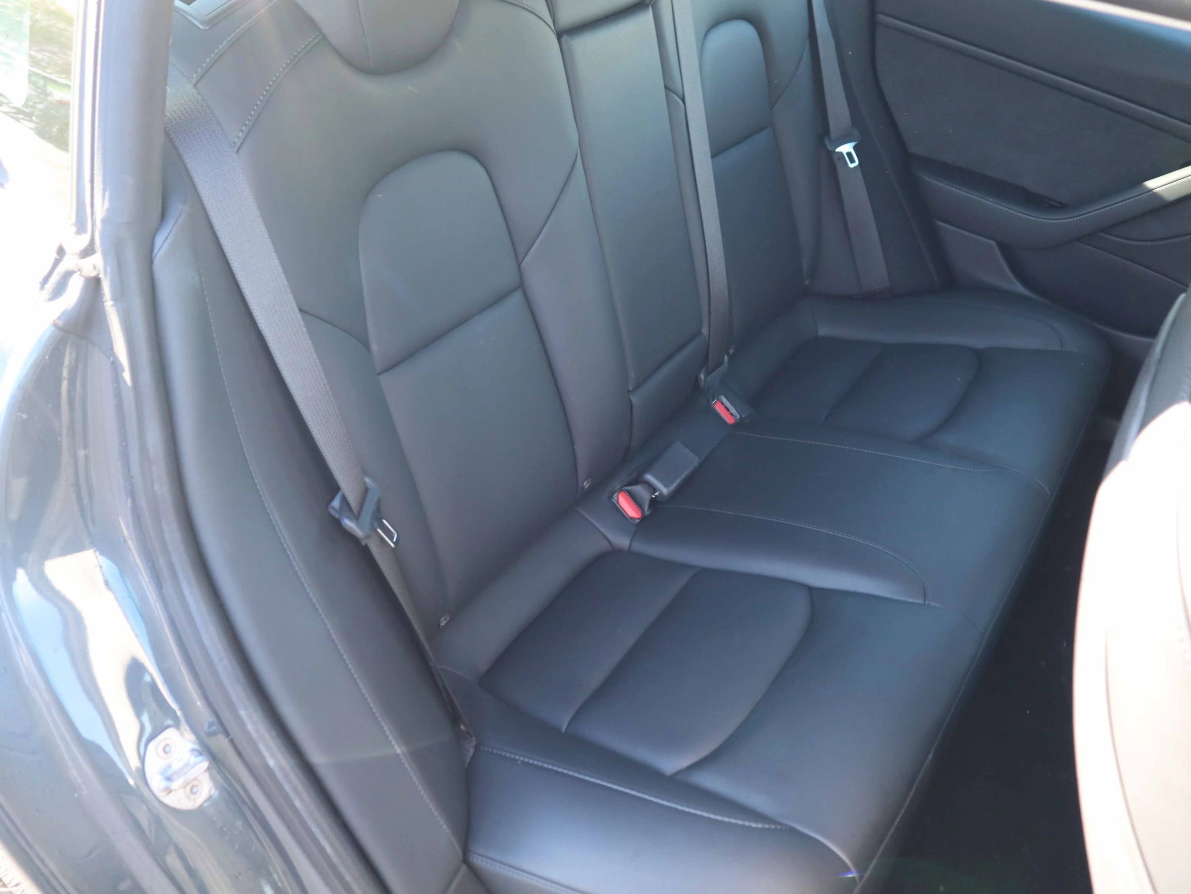 Used 2020 Tesla Model 3 Long Range image 4