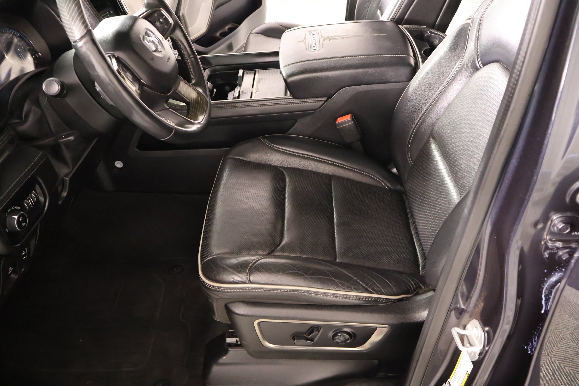 Used 2020 RAM 1500 Limited AWD/4WD image 12