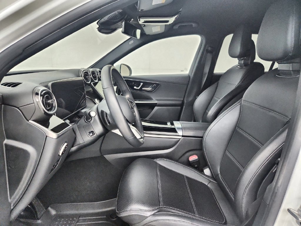 Used 2025 Mercedes-Benz GLC 300 4MATIC image 20