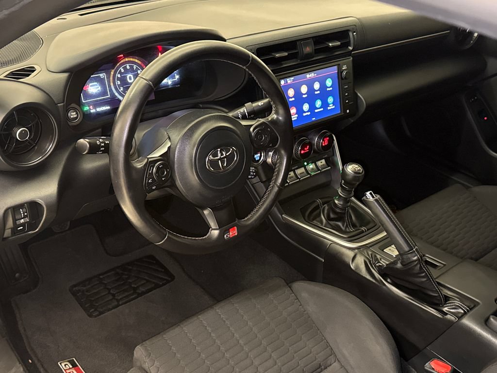 Used 2022 Toyota GR86 RWD image 18