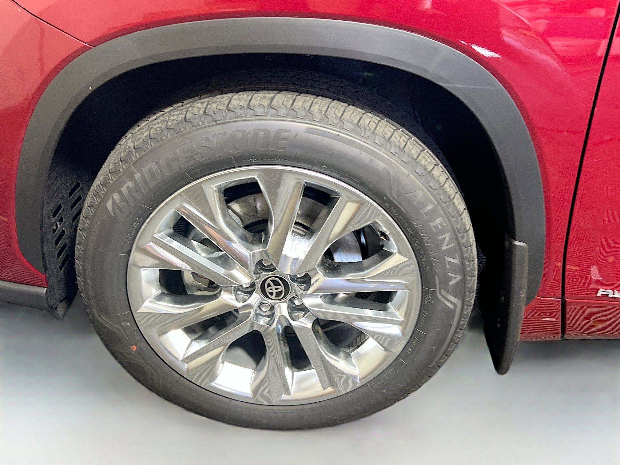 New 2026 Toyota Highlander Limited image 13