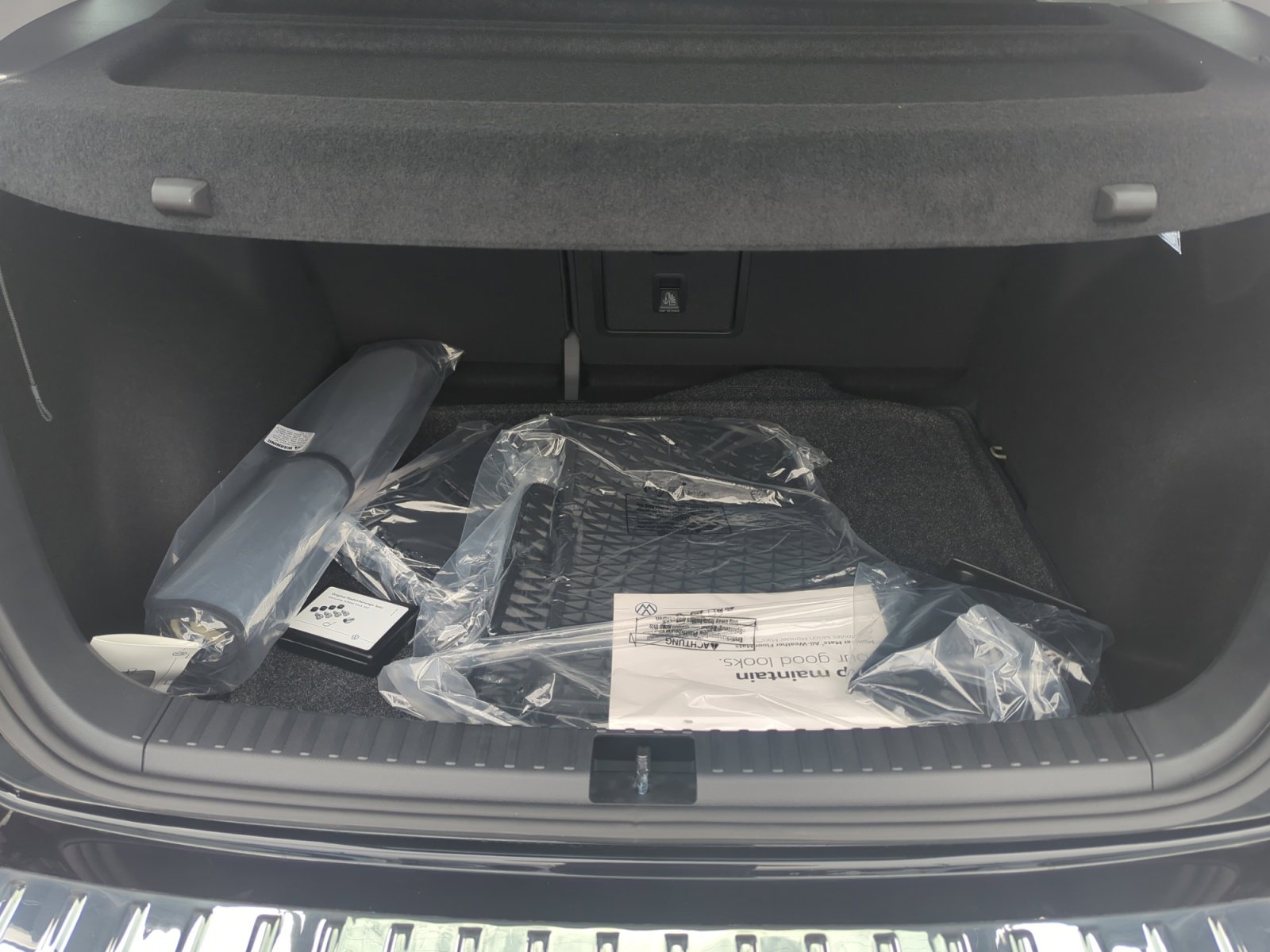 New 2025 Volkswagen Taos S image 29