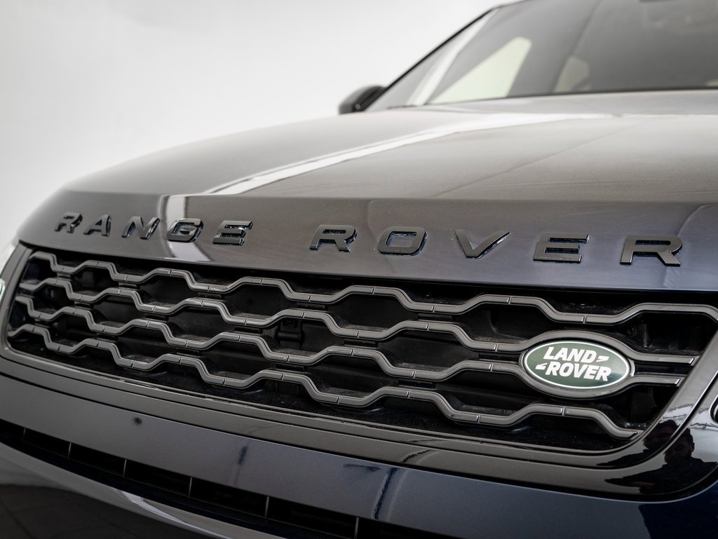 Used 2023 Land Rover Range Rover Evoque R-Dynamic SE image 3