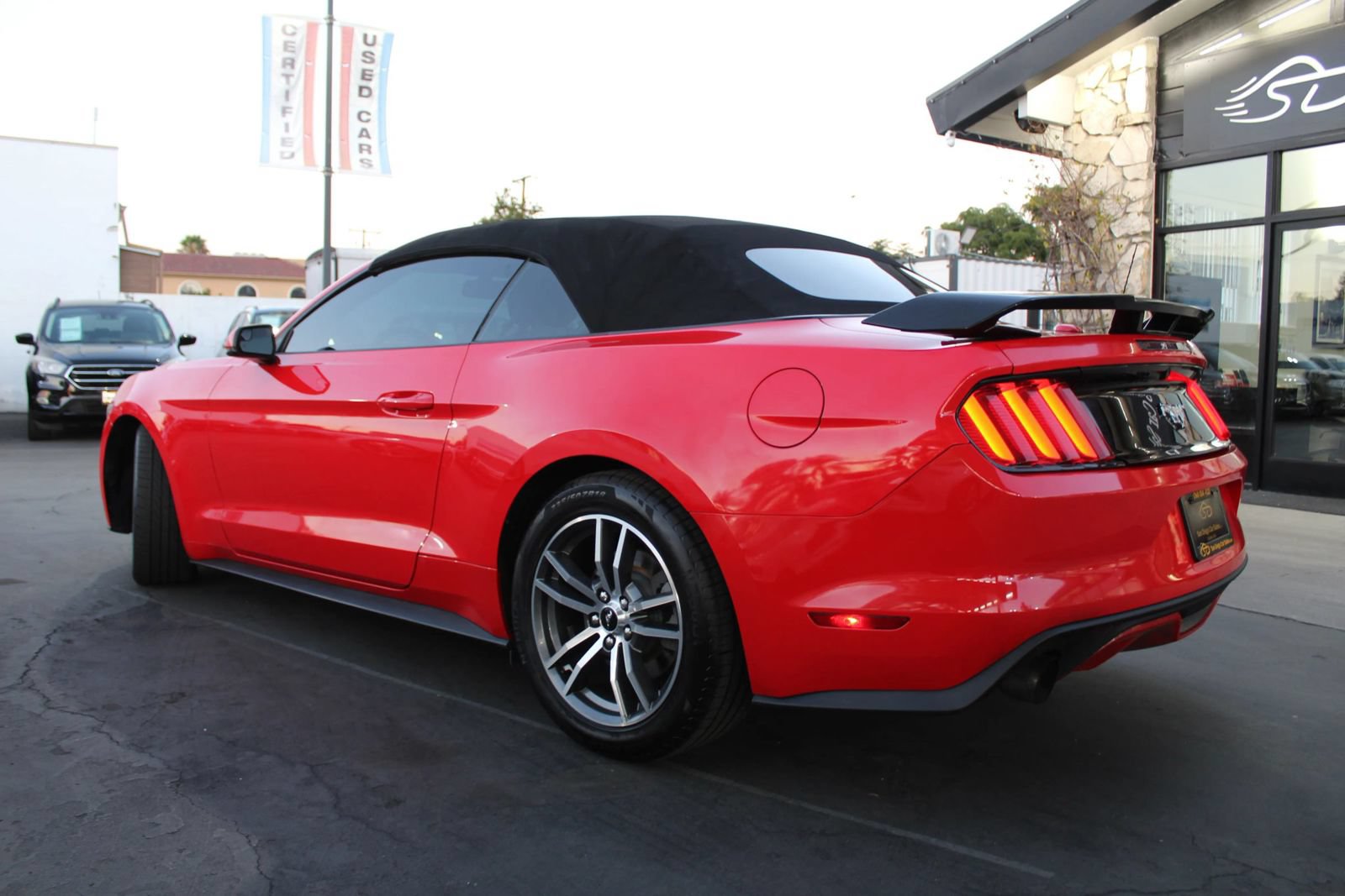 Used 2015 Ford Mustang Premium RWD image 3