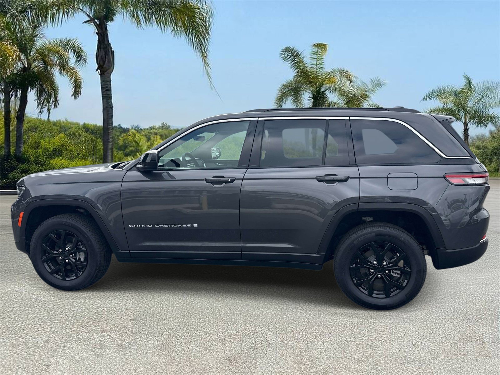 New 2026 Jeep Grand Cherokee Laredo X RWD image 5