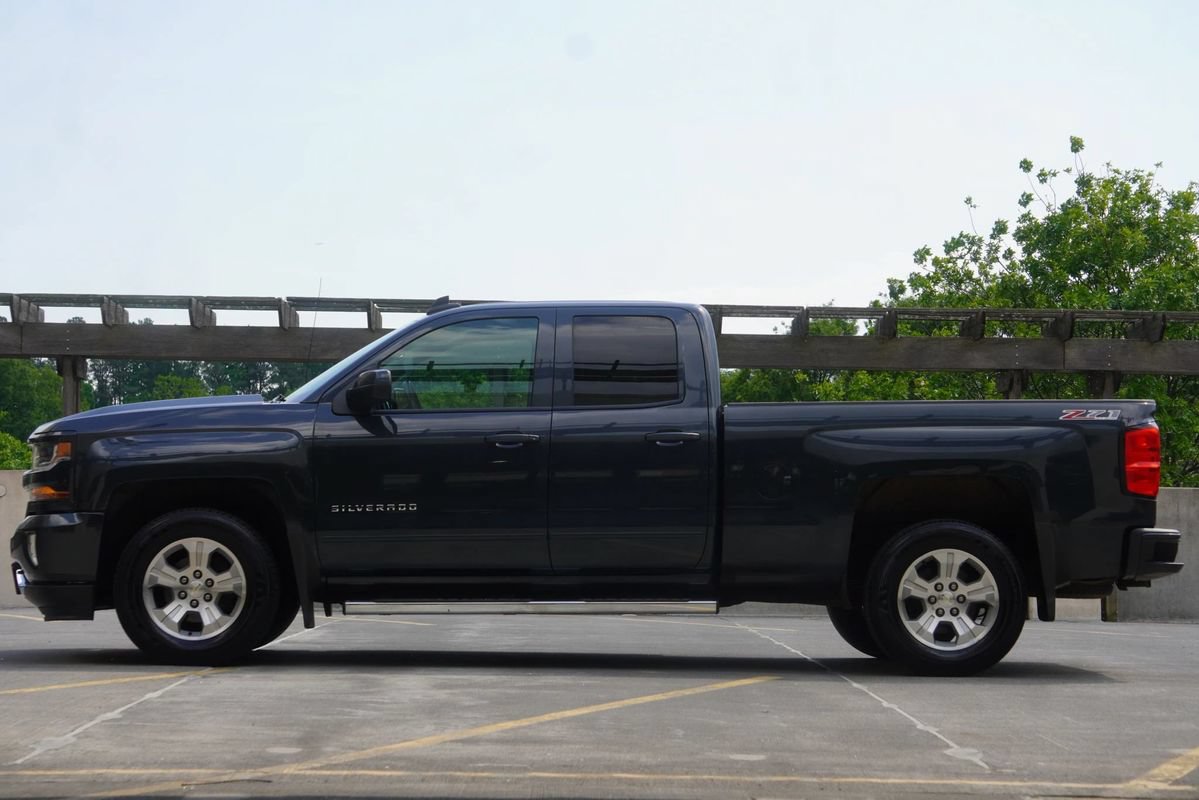 Used 2017 Chevrolet Silverado 1500 LT w/ All Star Edition AWD/4WD image 6