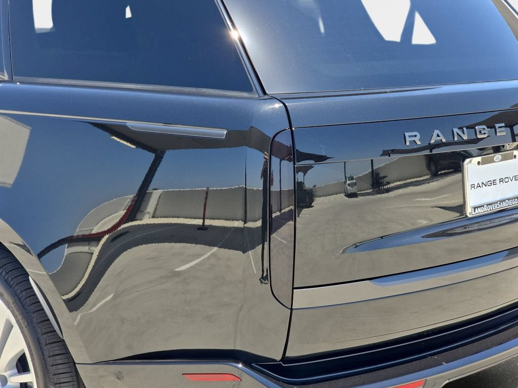 New 2026 Land Rover Range Rover Long Wheelbase SE AWD/4WD image 36
