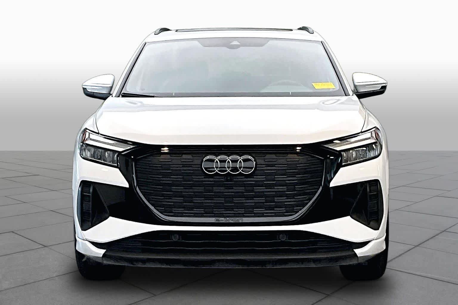 Used 2025 Audi Q4 e-tron Premium Plus w/ Premium Plus RWD image 3