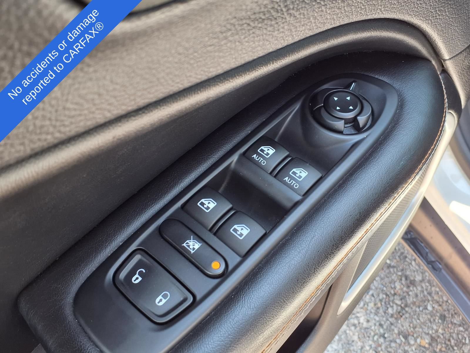 Used 2017 Jeep Compass Latitude w/ Popular Equipment Group AWD/4WD image 17