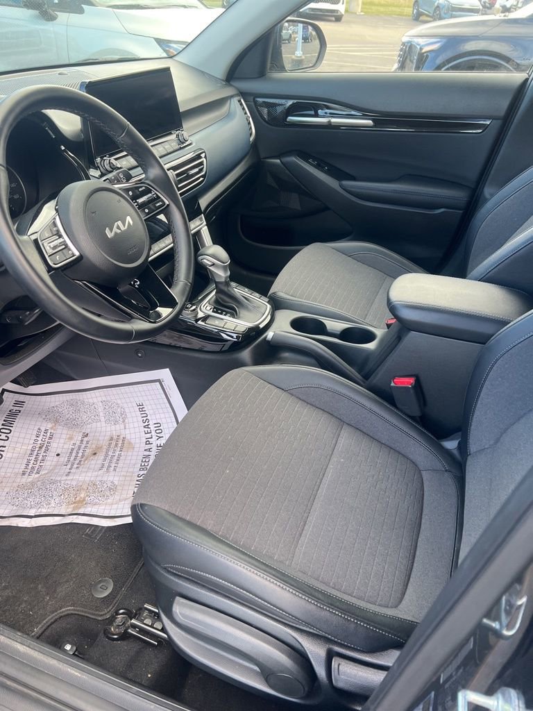 Used 2023 Kia Seltos Nightfall Edition image 8