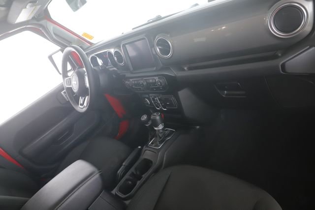 Used 2022 Jeep Wrangler Unlimited Sahara w/ Cold Weather Group AWD/4WD image 29