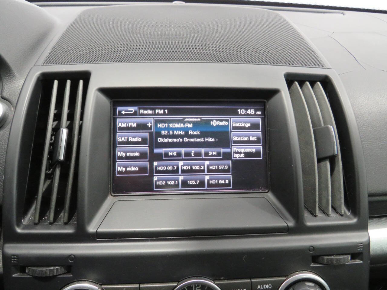 Used 2015 Land Rover LR2 AWD/4WD image 19