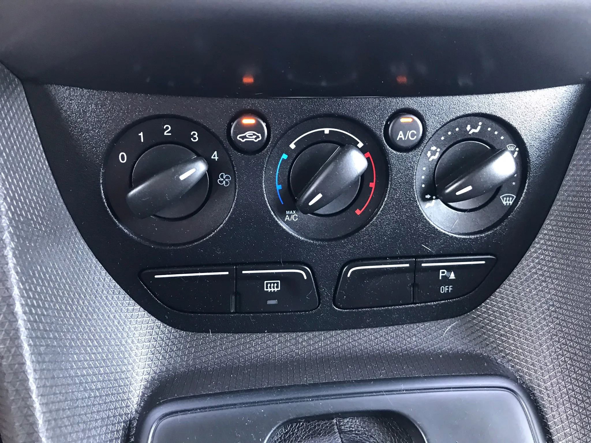 Used 2018 Ford Transit Connect XLT image 26