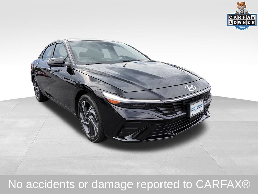 Used 2025 Hyundai Elantra Limited w/ Cargo Package