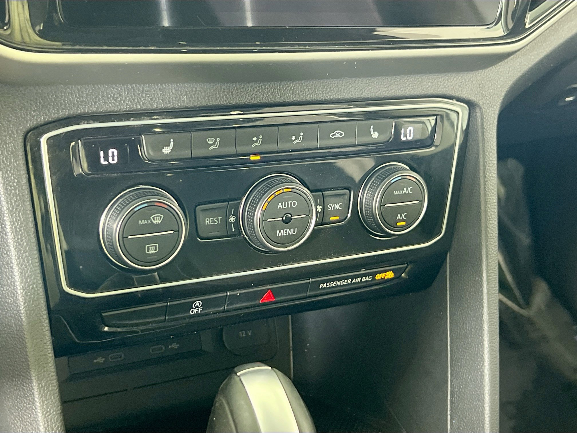 Used 2022 Volkswagen Atlas SEL image 16