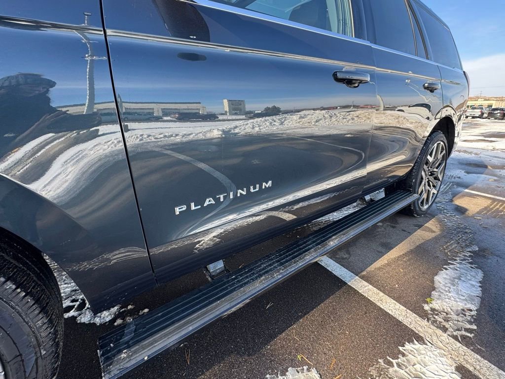 Used 2025 Ford Expedition Platinum w/ Platinum Ultimate Package image 13