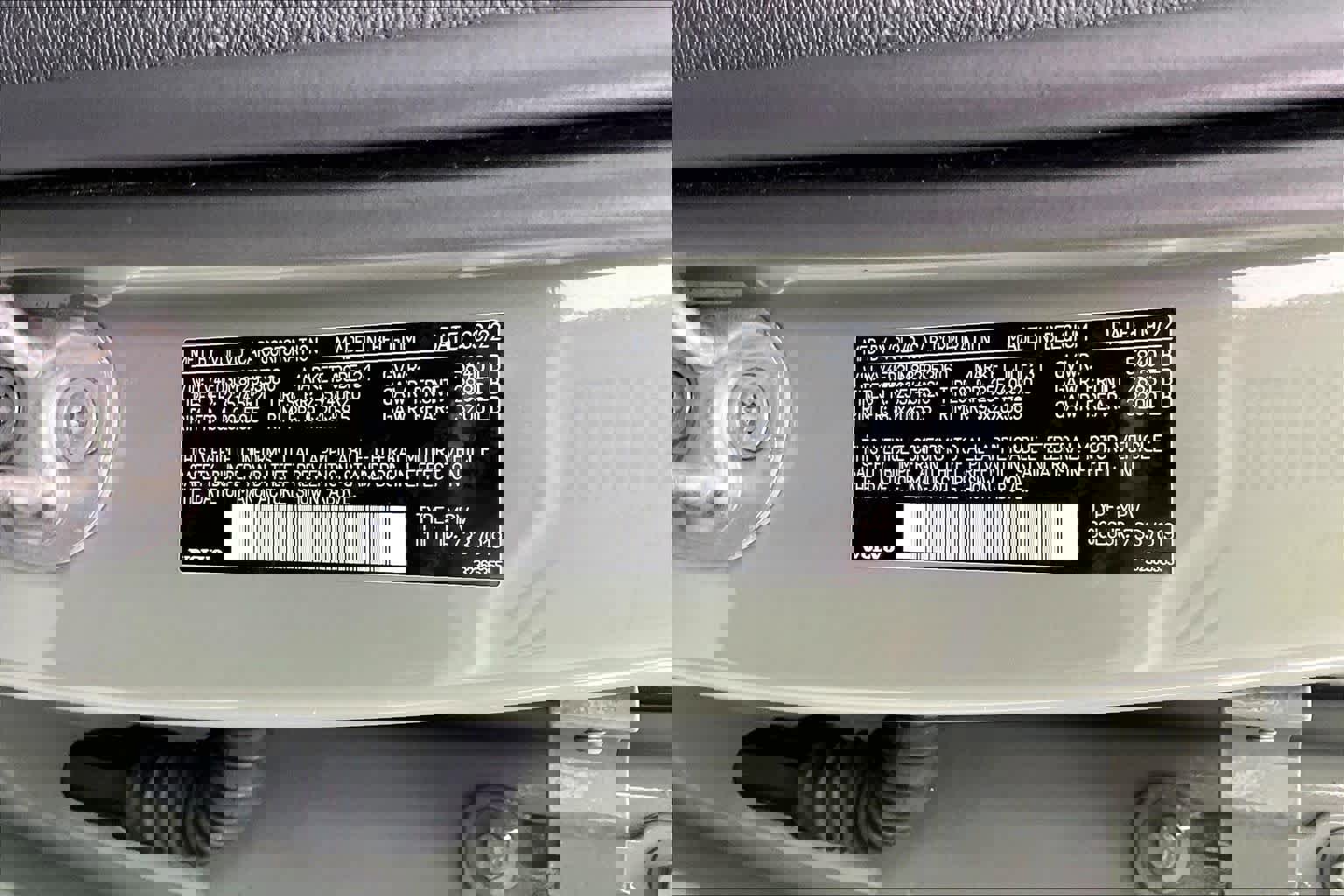 Used 2023 Volvo XC40 Recharge Ultimate image 35