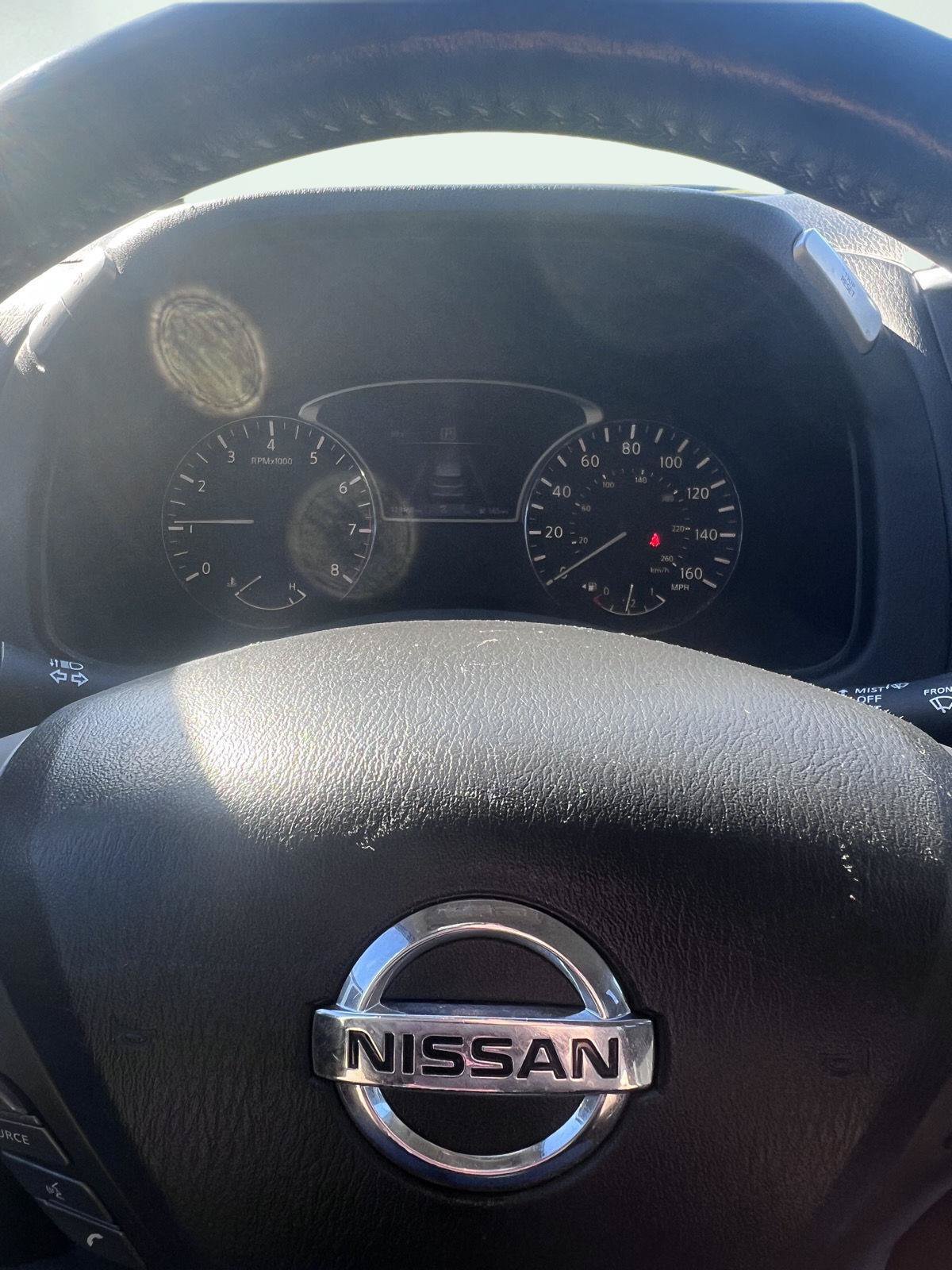 Used 2018 Nissan Pathfinder SL FWD image 6