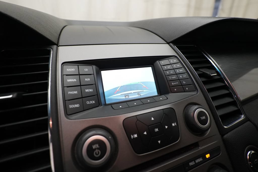 Used 2018 Ford Taurus SEL FWD image 21