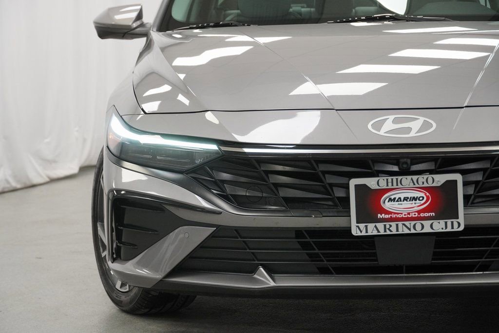 Used 2024 Hyundai Elantra Limited image 6