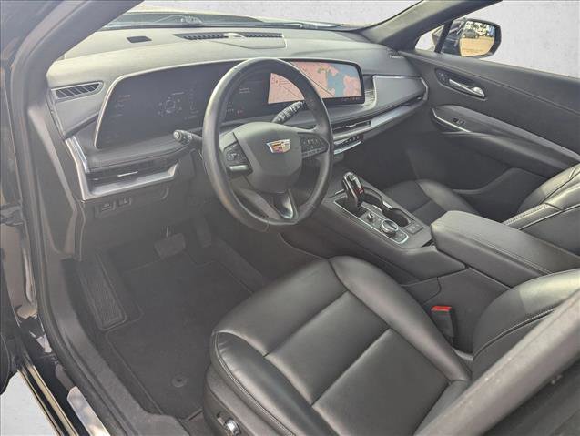 Used 2025 Cadillac XT4 Premium Luxury image 10