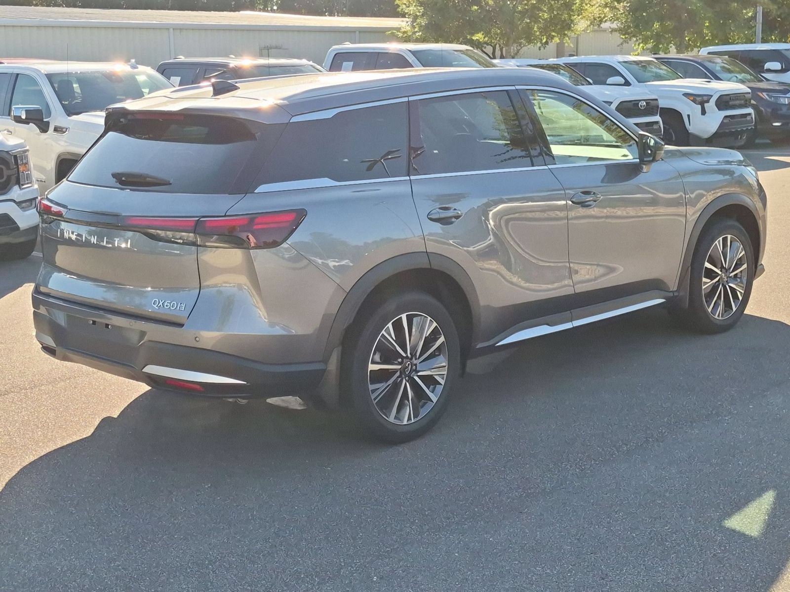 Used 2026 INFINITI QX60 Luxe AWD/4WD image 3