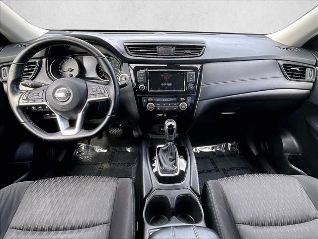 Used 2020 Nissan Rogue SV image 16