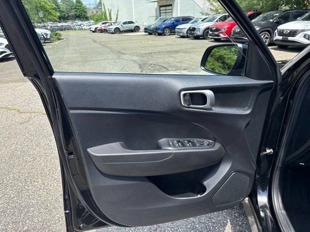Used 2023 Hyundai Venue SEL FWD image 33