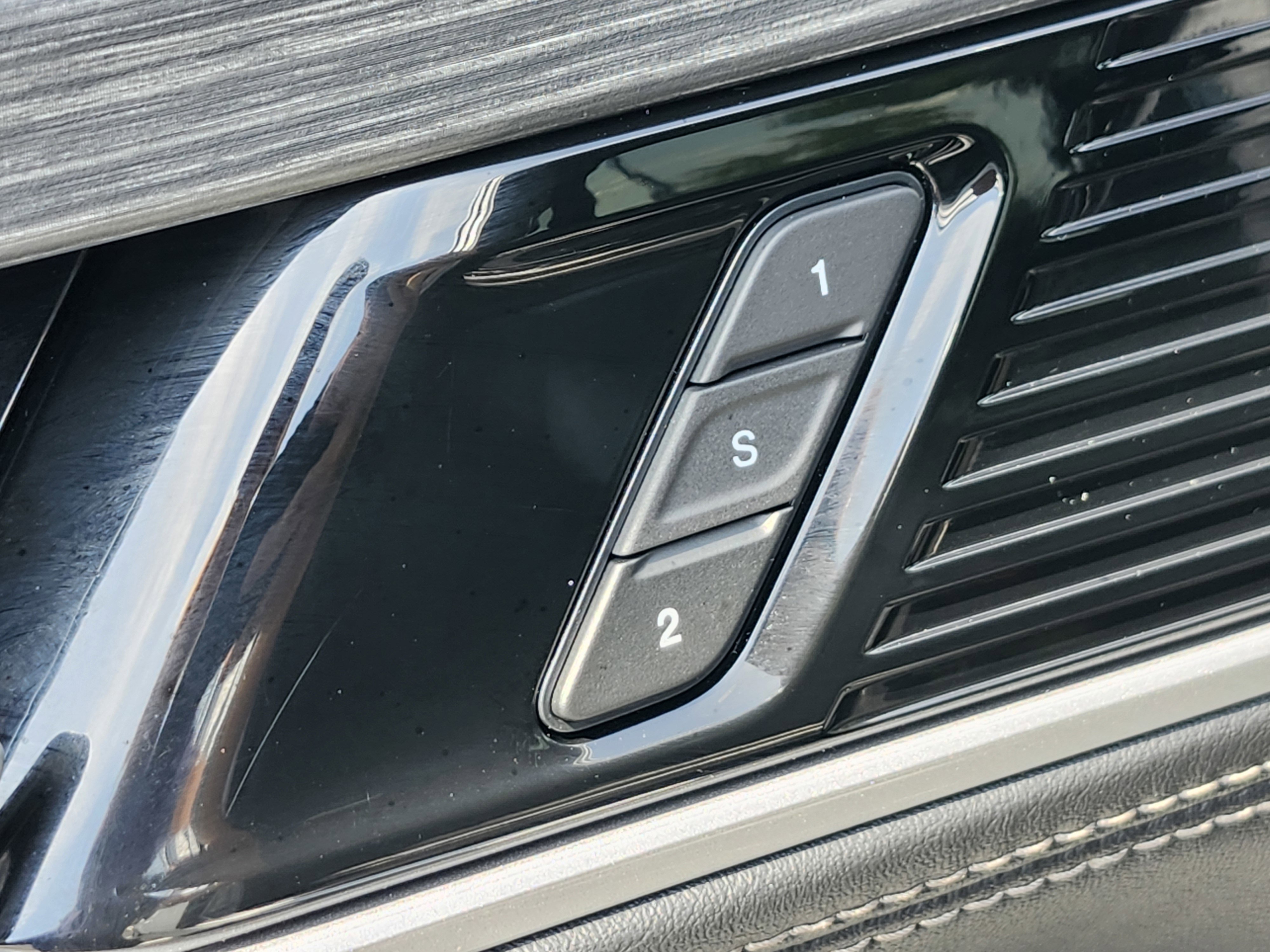 Used 2023 Jeep Wagoneer L Series II image 20