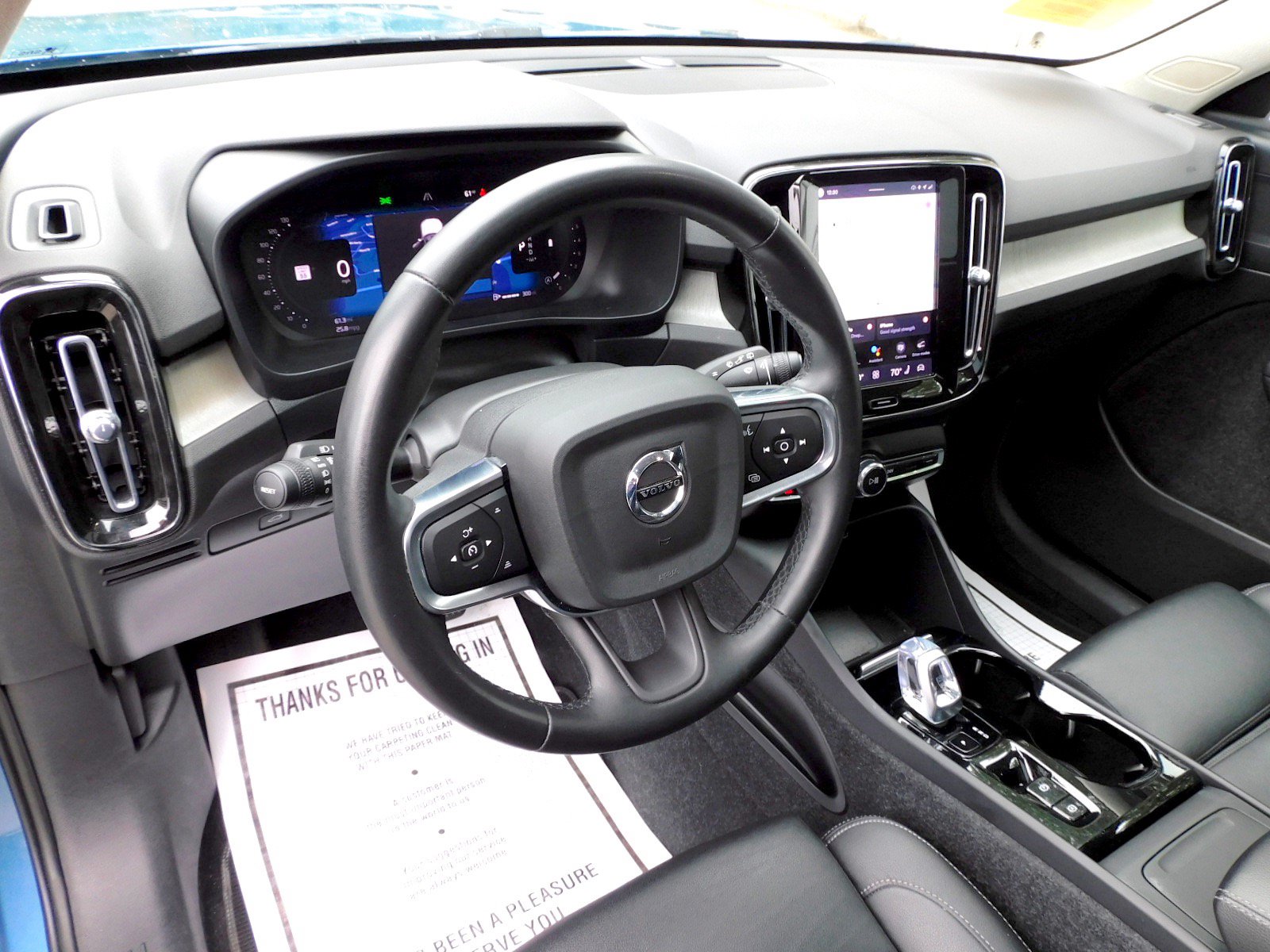 Used 2024 Volvo XC40 B5 Plus AWD/4WD image 13