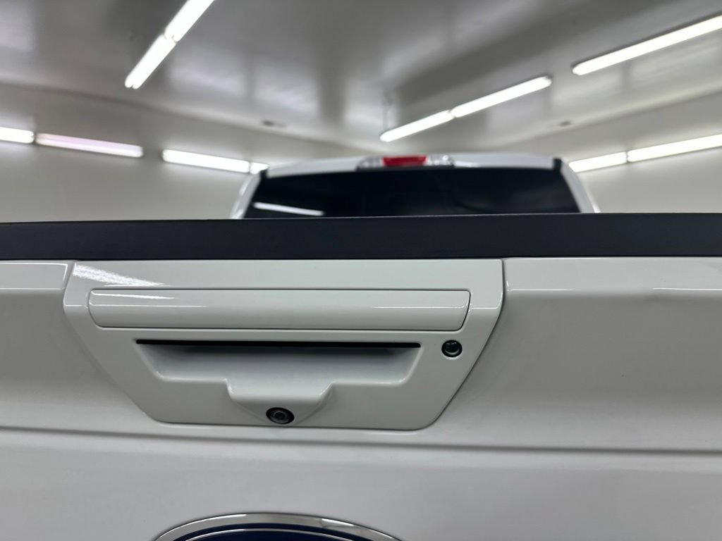 Used 2019 Ford F150 Lariat w/ Equipment Group 502A Luxury AWD/4WD image 17