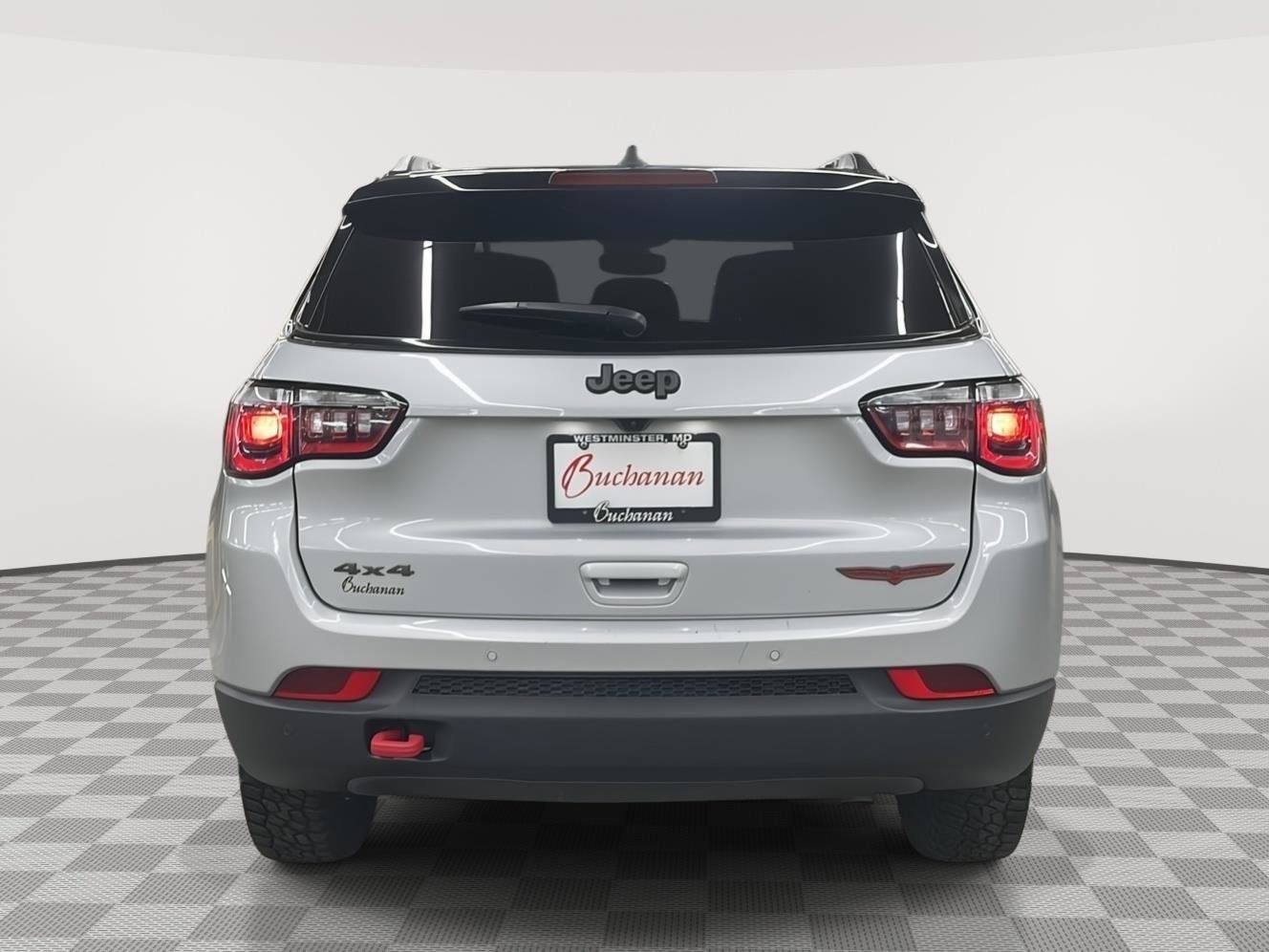 Used 2025 Jeep Compass Trailhawk image 6
