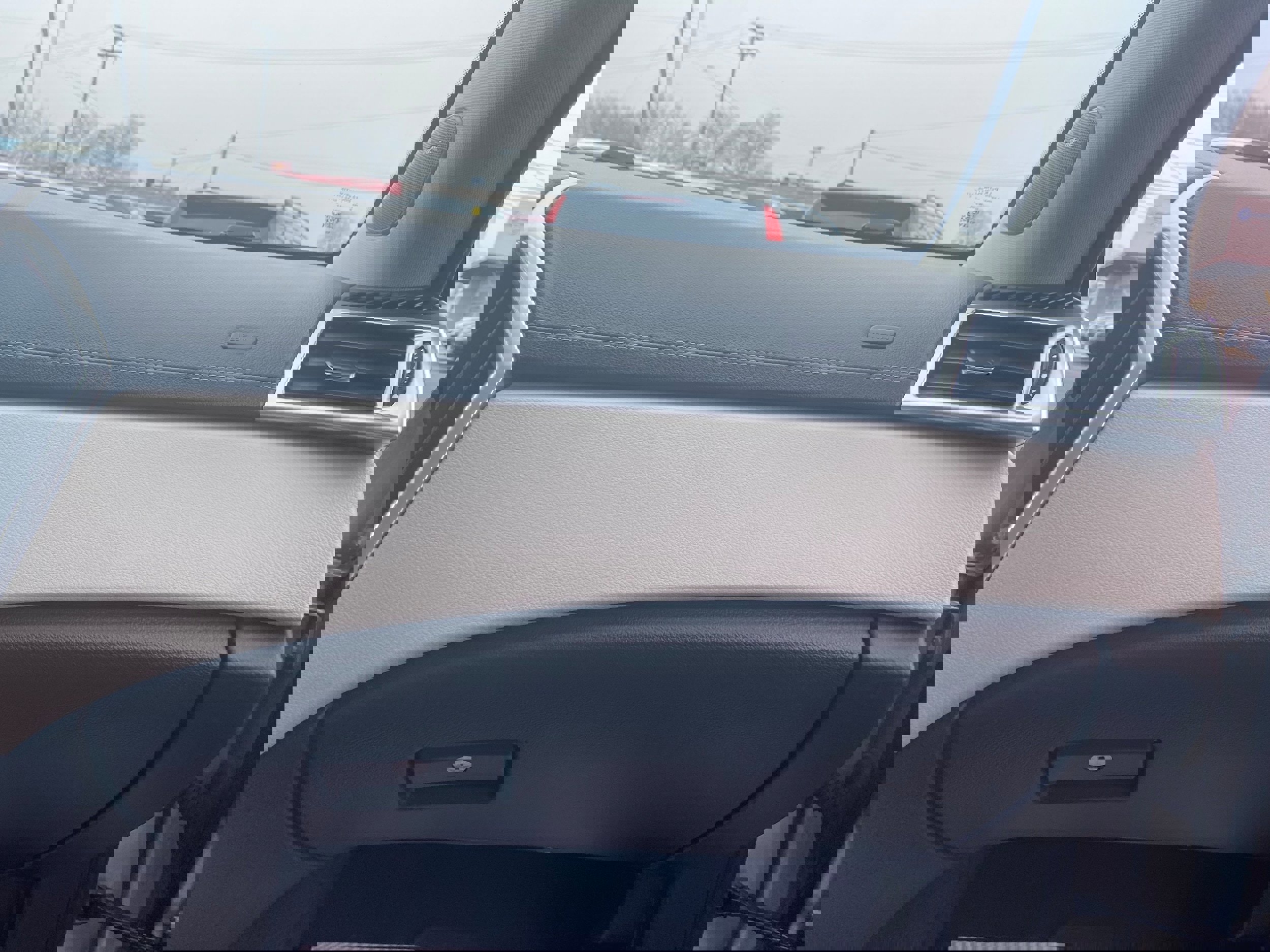 Used 2013 Cadillac SRX image 16