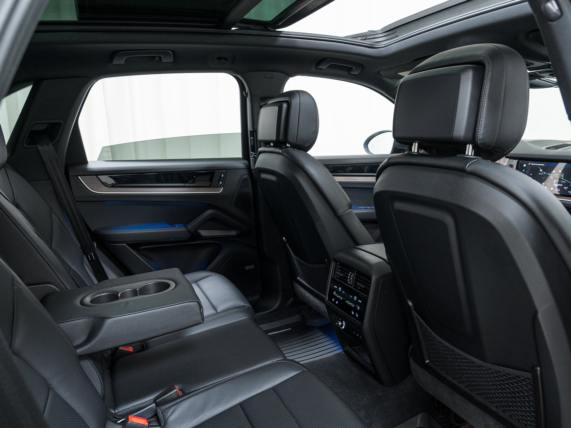 Certified 2025 Porsche Cayenne image 26