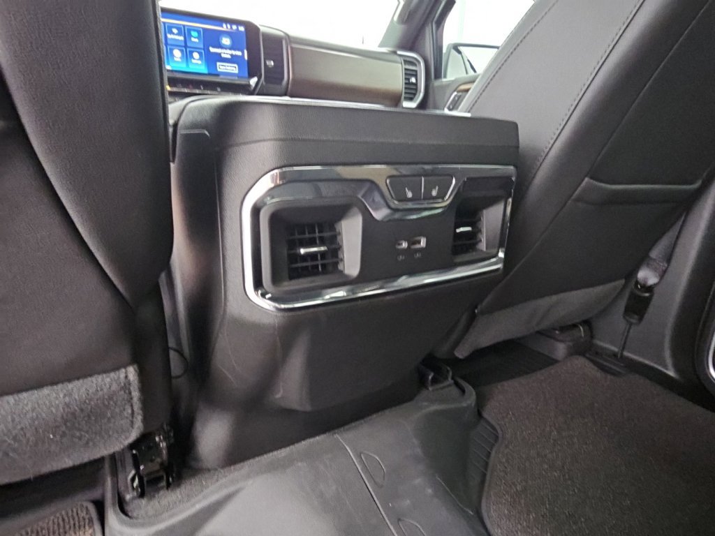 Used 2024 Chevrolet Silverado 1500 High Country w/ Technology Package AWD/4WD image 35