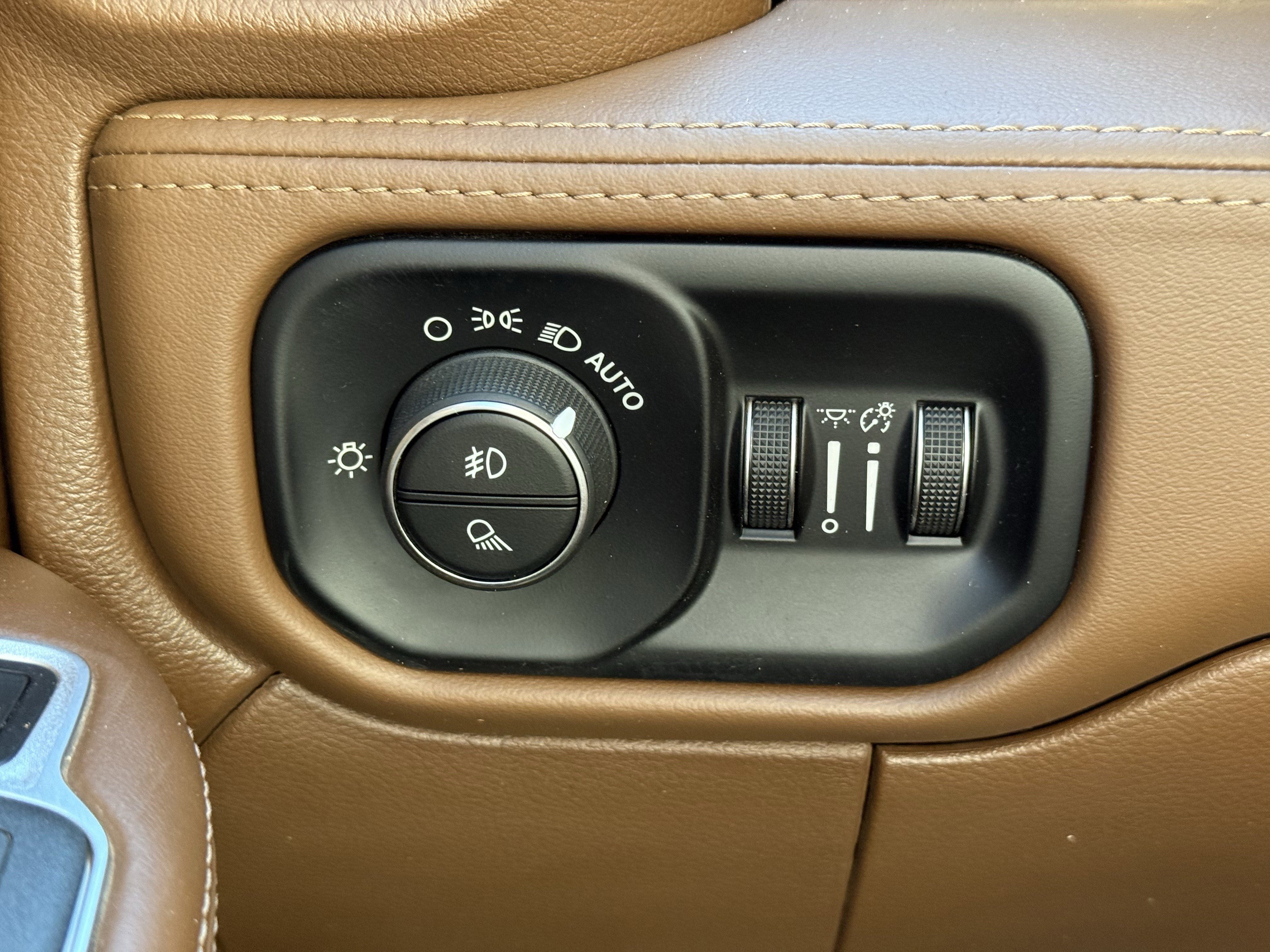 Used 2022 RAM 3500 Limited image 25