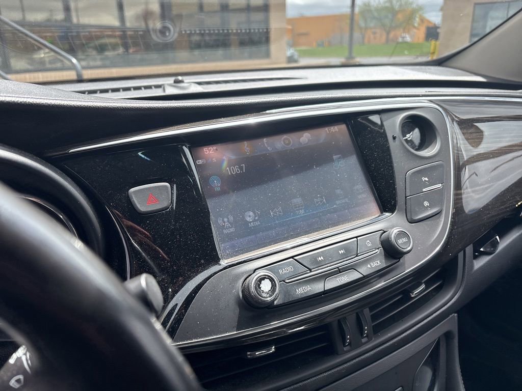 Used 2019 Buick Envision Essence FWD image 9
