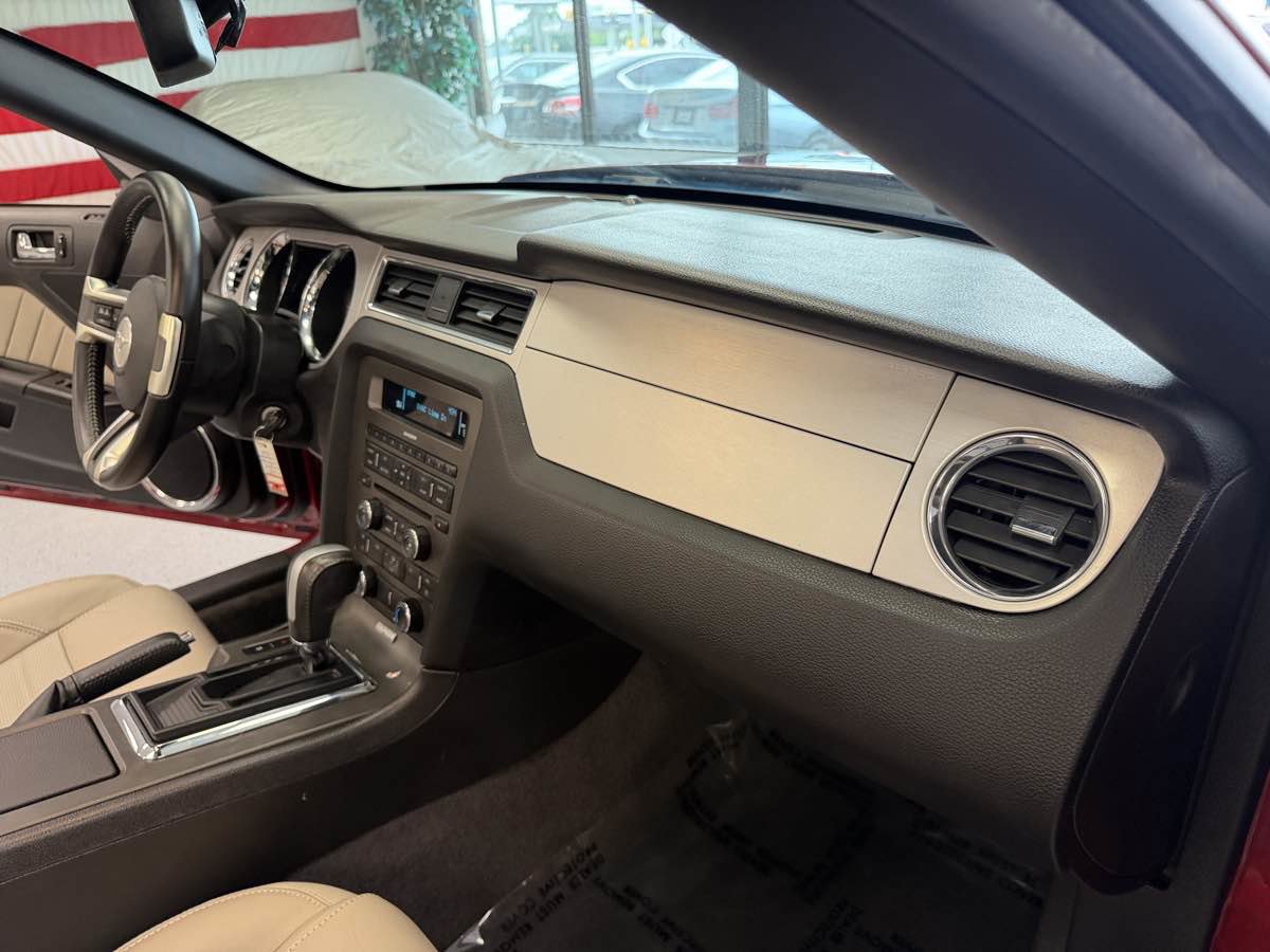 Used 2013 Ford Mustang Premium RWD image 17