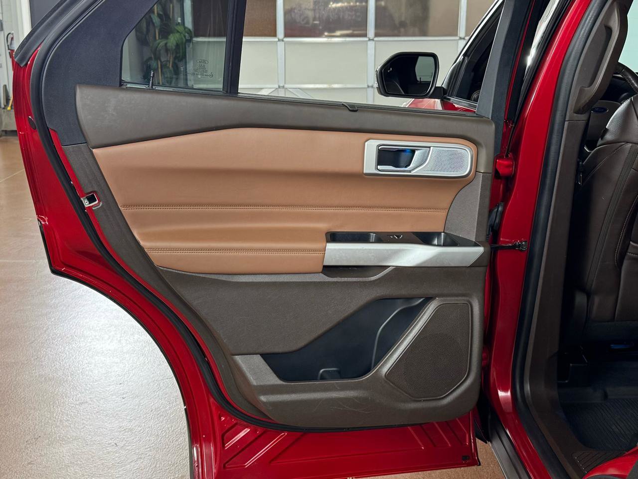 Used 2021 Ford Explorer King Ranch w/ Premium Technology Package AWD/4WD image 35