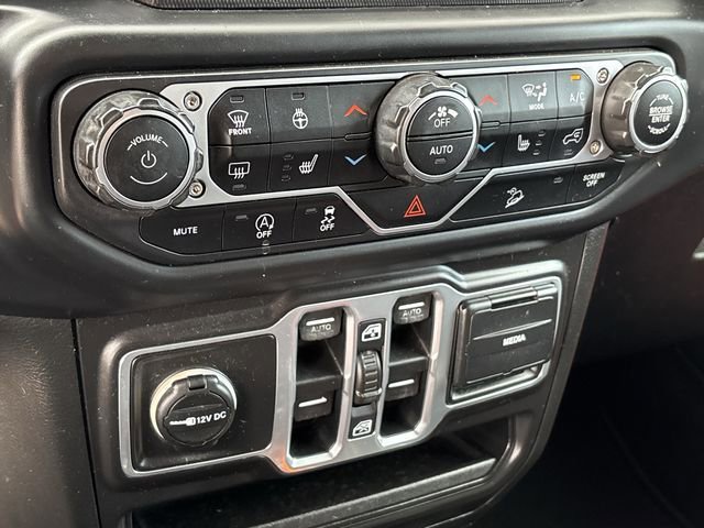 Used 2018 Jeep Wrangler Unlimited Sahara w/ Cold Weather Group image 18