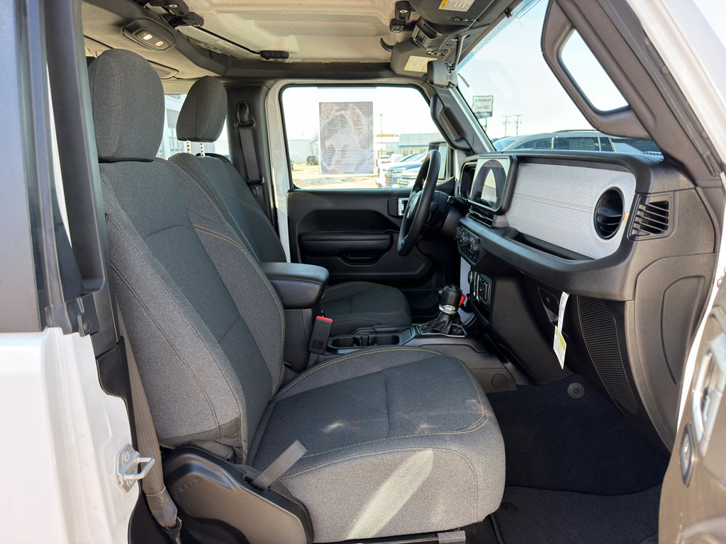 Used 2025 Jeep Wrangler Sport AWD/4WD image 15