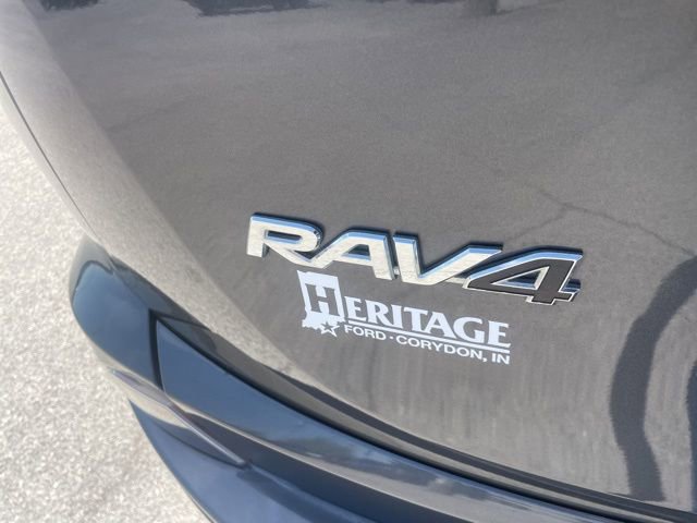 Used 2018 Toyota RAV4 XLE AWD/4WD image 9