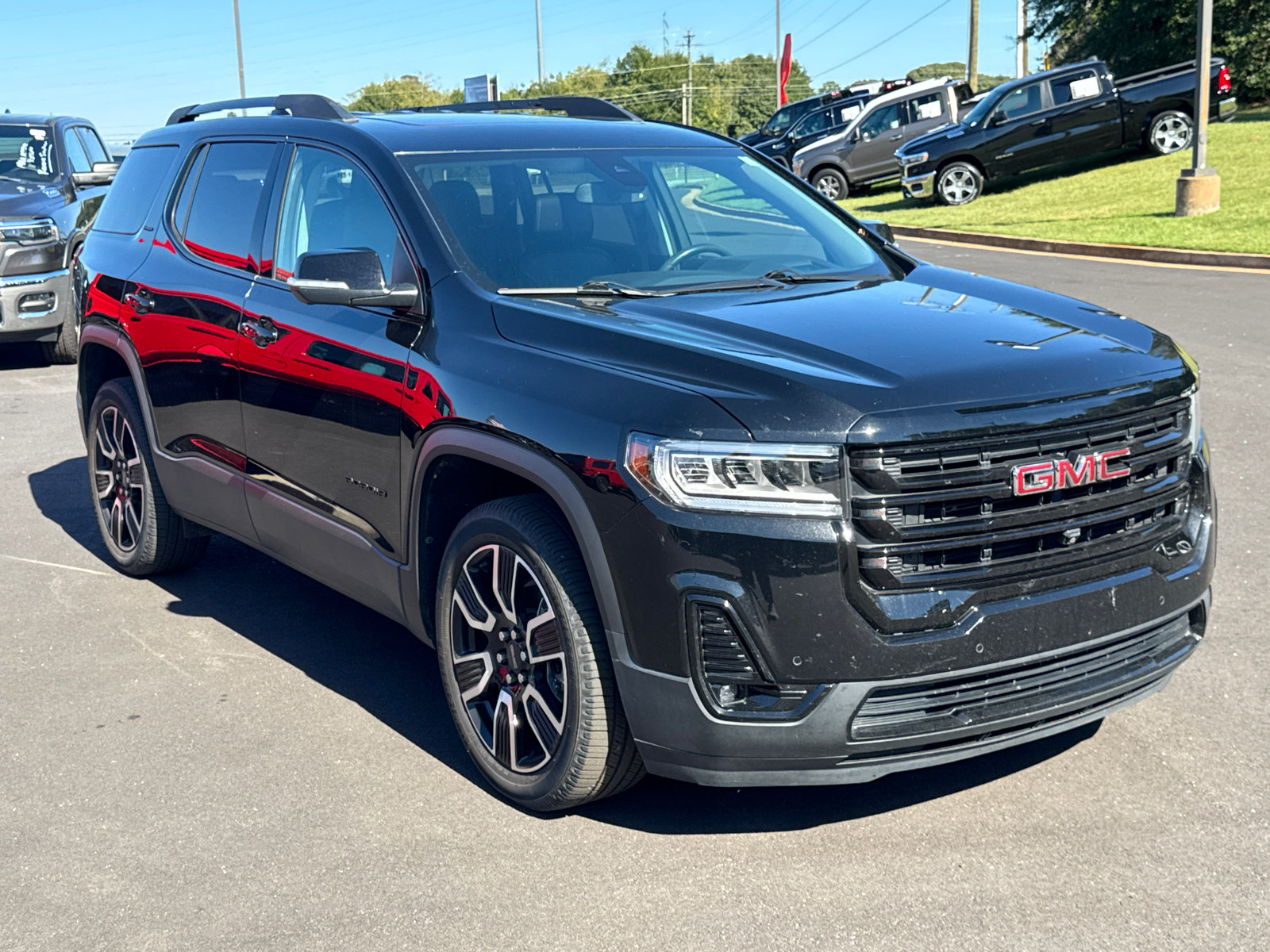 Used 2021 GMC Acadia SLT w/ Elevation Edition FWD image 3