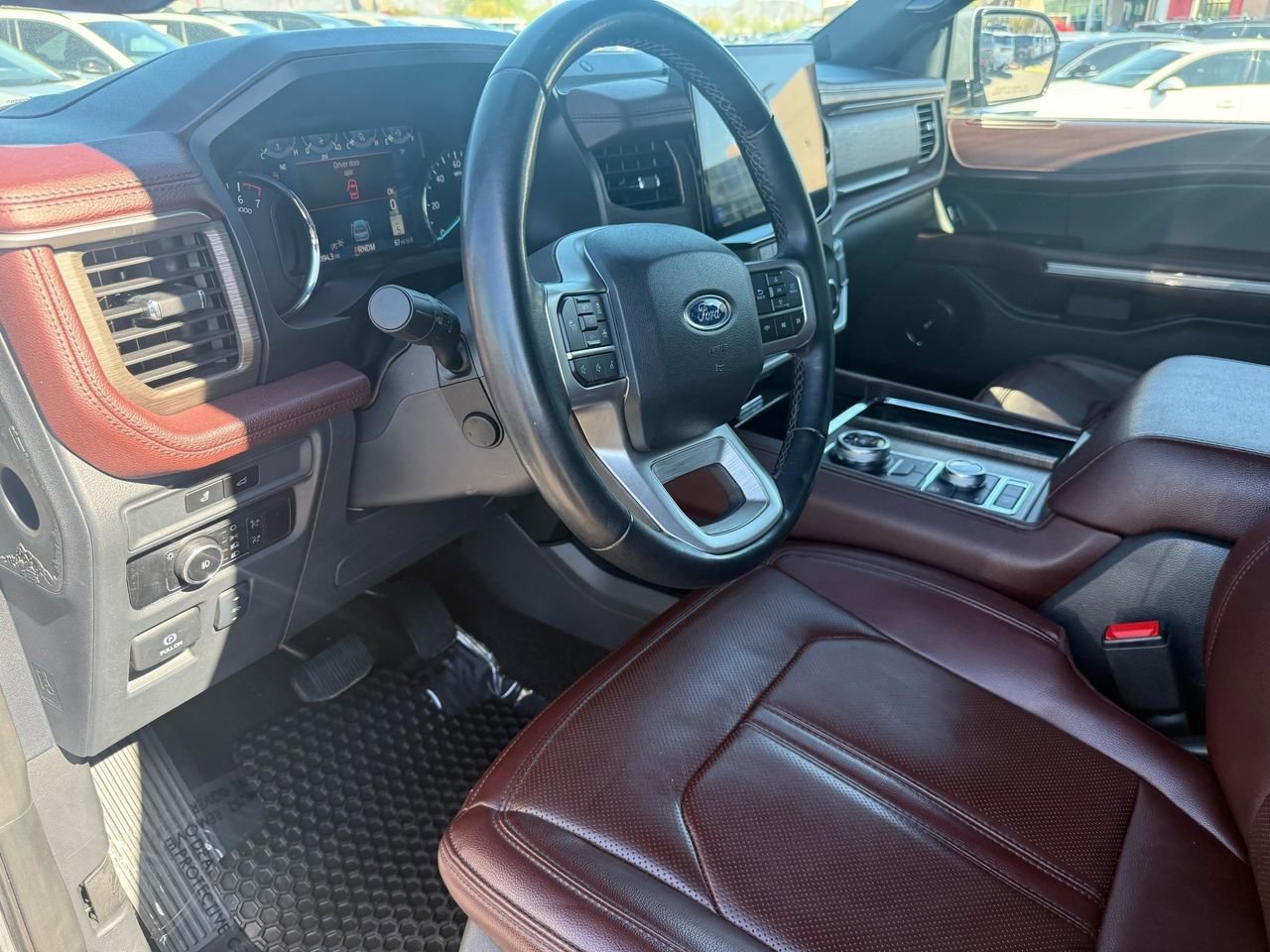Used 2024 Ford Expedition Limited image 9