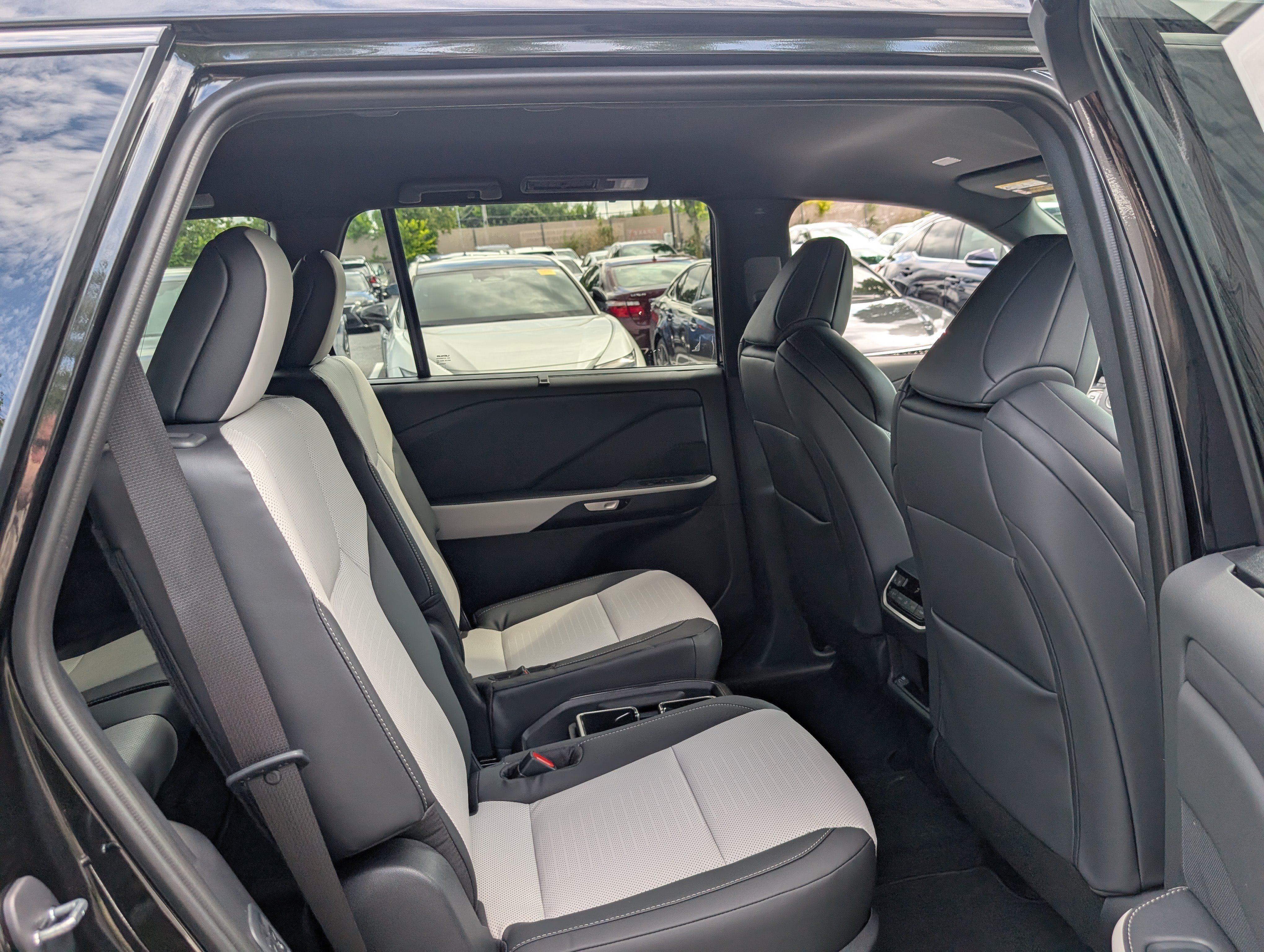 New 2026 Lexus TX 500h AWD image 8
