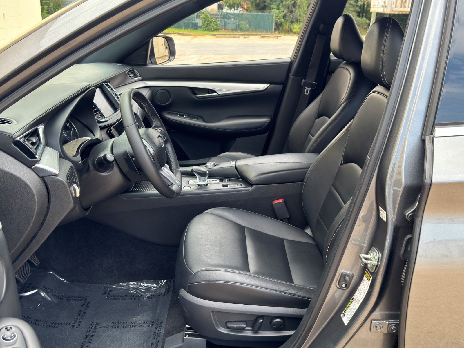 Used 2021 INFINITI QX50 Luxe w/ Appearance Package AWD/4WD image 16