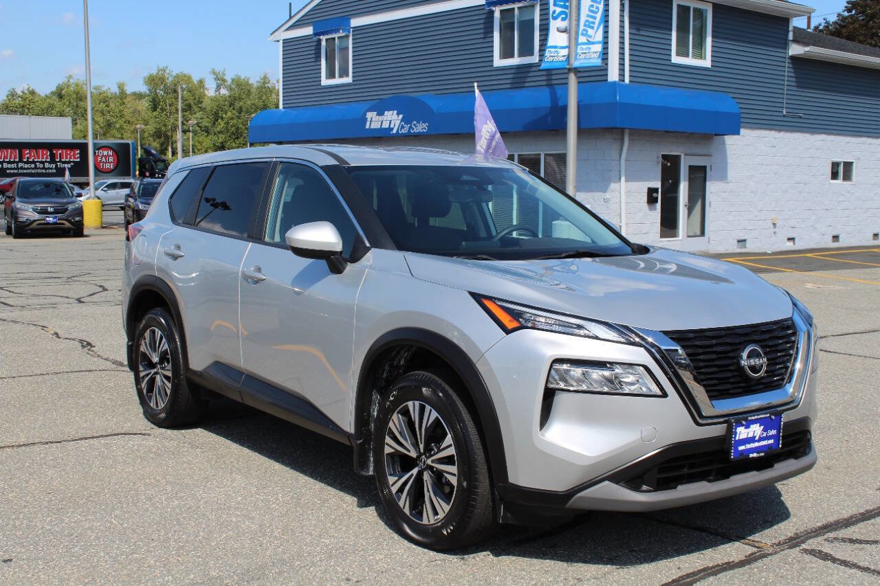 Used 2023 Nissan Rogue SV image 5