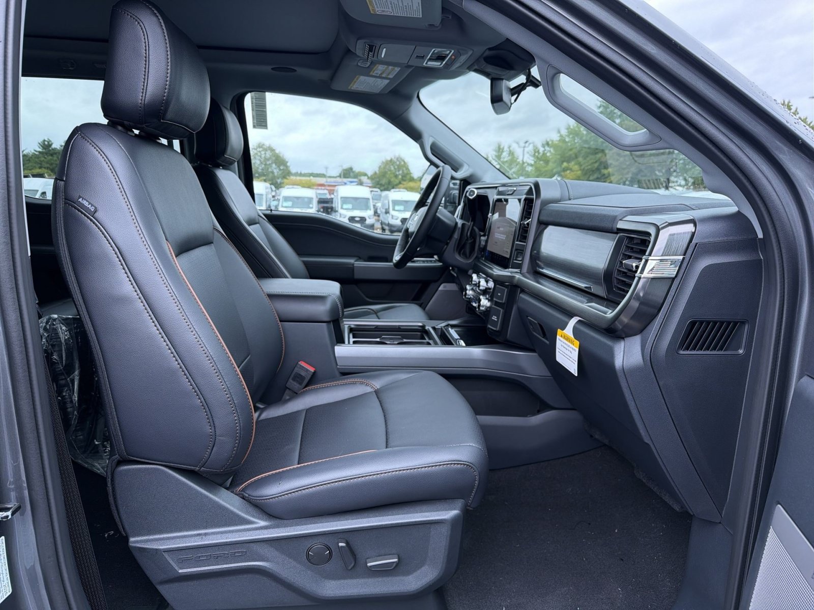 New 2027 Ford F350 Lariat w/ Lariat Ultimate Package AWD/4WD image 24
