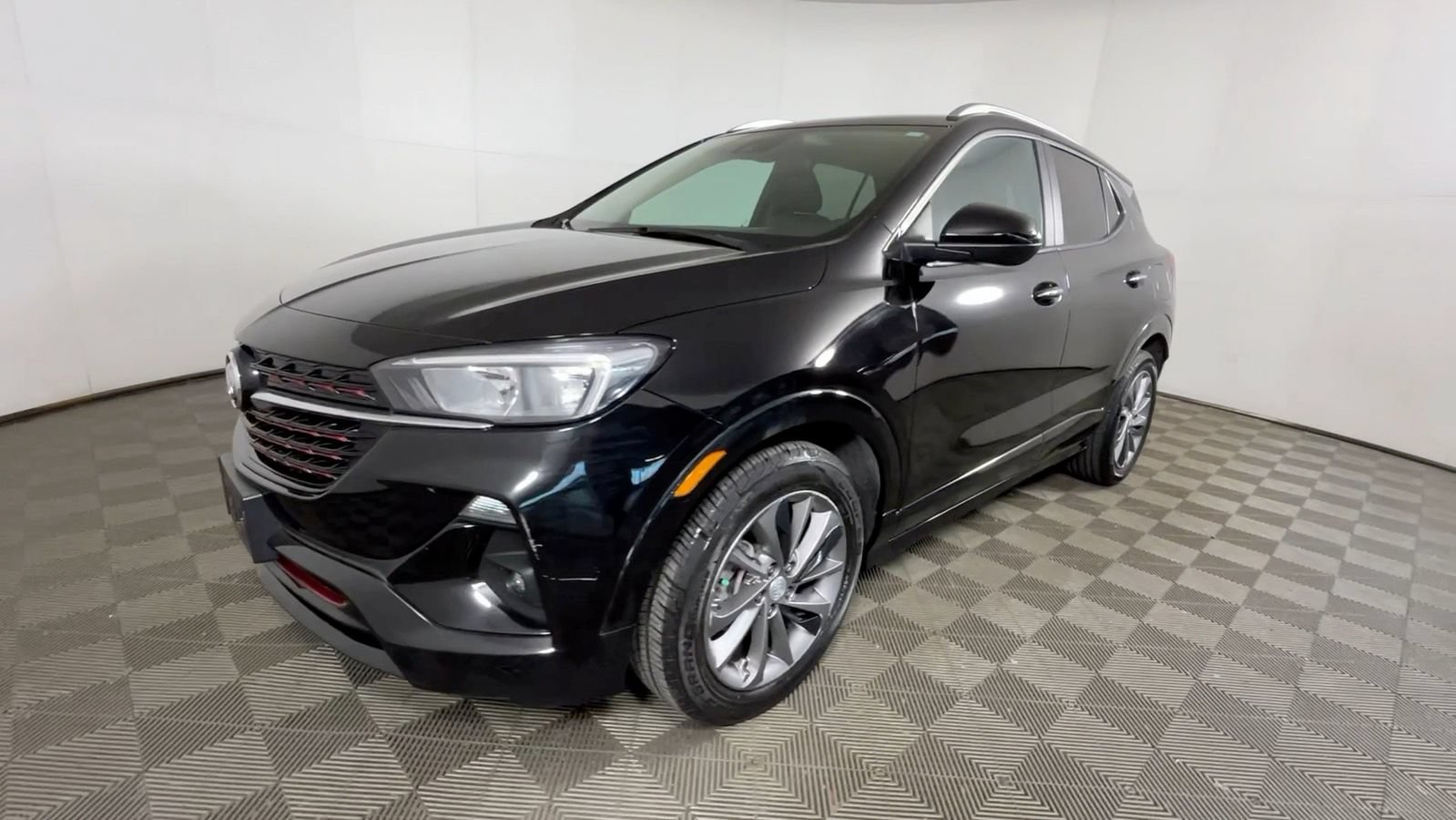 Used 2022 Buick Encore GX Select w/ Sport Touring Package FWD image 12